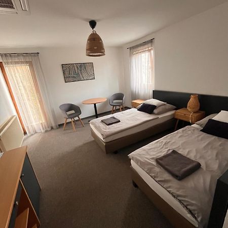 Jonathan Bed&Pizza Комаром Экстерьер фото